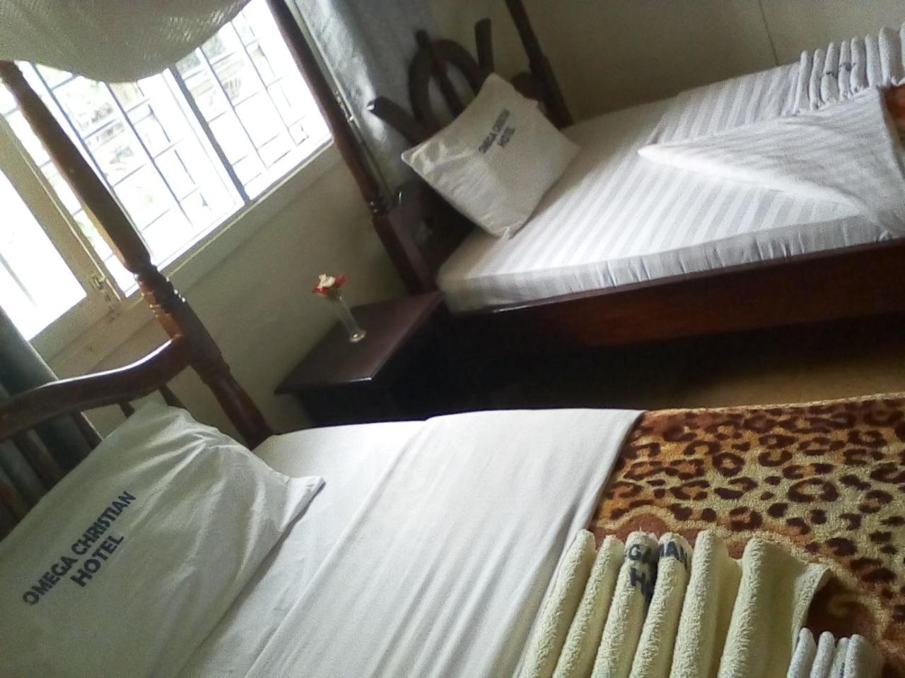 Omega Christian Hotel Jinja Bagian luar foto